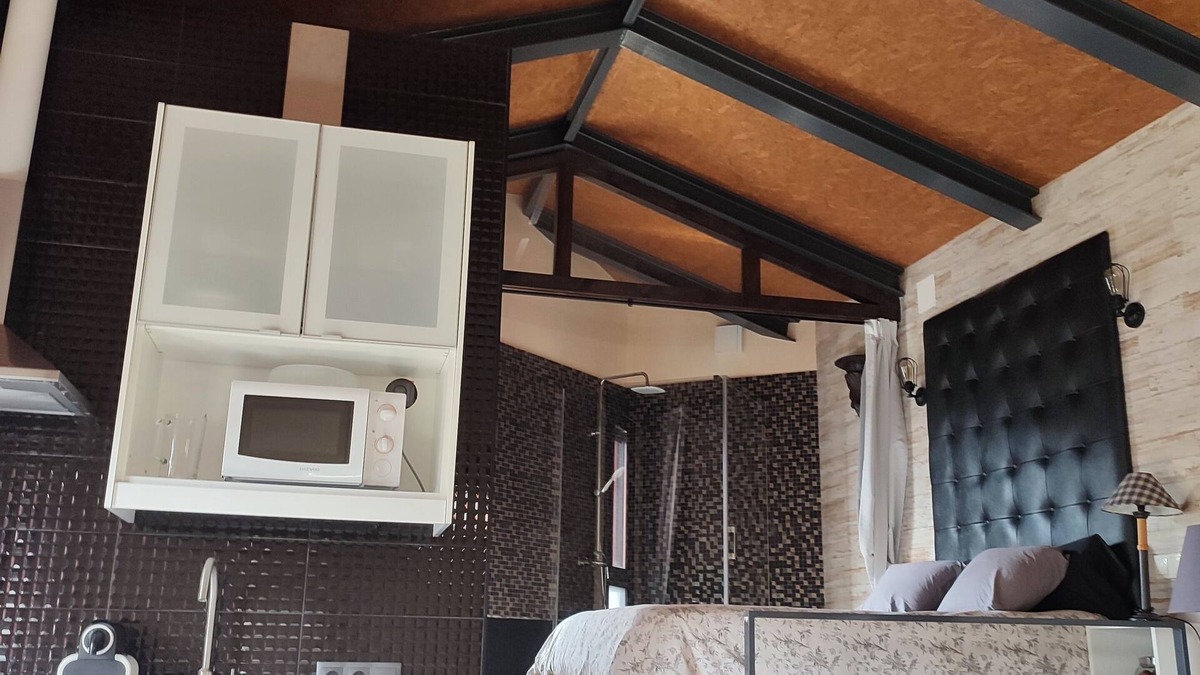 Cuevas del Valle Apartment | Apartamento Para Parejas, en la Sierra de Gredos