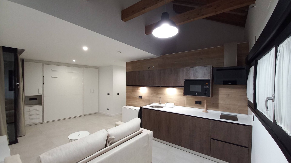 Montehermoso Apartment | Apartamento Tipo Loft en el Centro de la Población