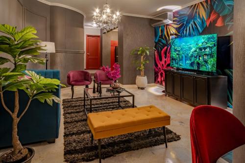 Cali Apartment | Apartamento Tropical Gótico