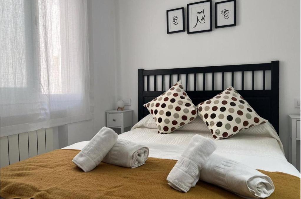 Huerta del Rey Vallellano Apartment | APARTAMENTO URQUÍA