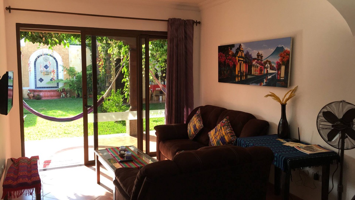 Antigua Guatemala House | APARTAMENTOS LOS NAZARENOS 4 - swimming pool, jacuzzi and gym