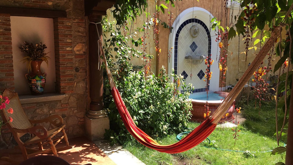 Antigua Guatemala Apartment | APARTAMENTOS LOS NAZARENOS 1 - swimming pool, jacuzzi and gym
