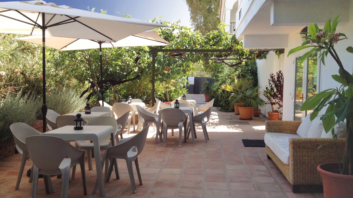 Malaga-Este Hotel | Apartamentos Turisticos La Mundial