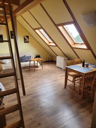 Bierdzany Apartment | Apartamenty Na Poddaszu