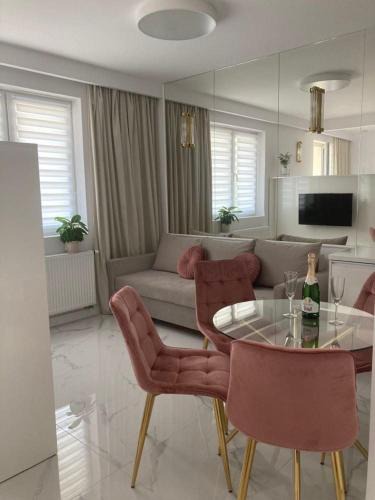 Brzezinka Apartment | Apartamenty Parkowe B18