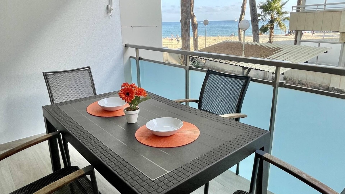Vilafortuny Apartment | APARTBEACH FABIOLA IN FRONT OF THE BEACH AND HEATED