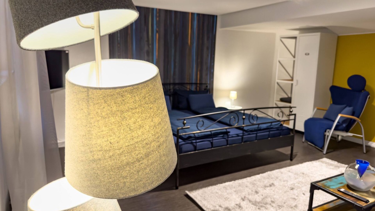Ossendorf Apartment | Apartelliment bianco-nero - modern accommodation in Cologne