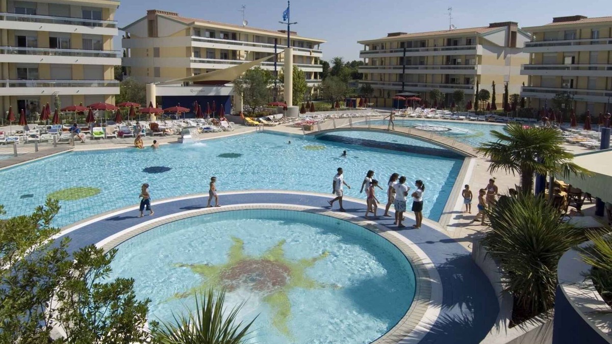 Bibione Condo | Apartement mit Klimaanlage und Balkon