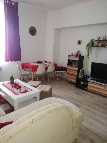 Kovarska Apartment | Apartmán Petra