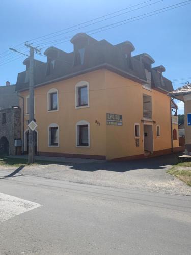 Vrbov House | Apartmánový dom Magda