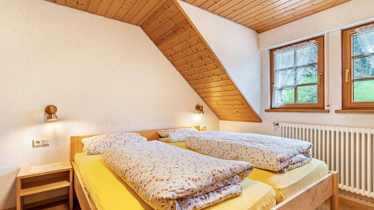 Bad Rippoldsau-Schapbach Apartment | Apartment 'Ferienwohnung 3 Im Bauernhaus' with Shared Terrace, Shared Garden and Wi-Fi