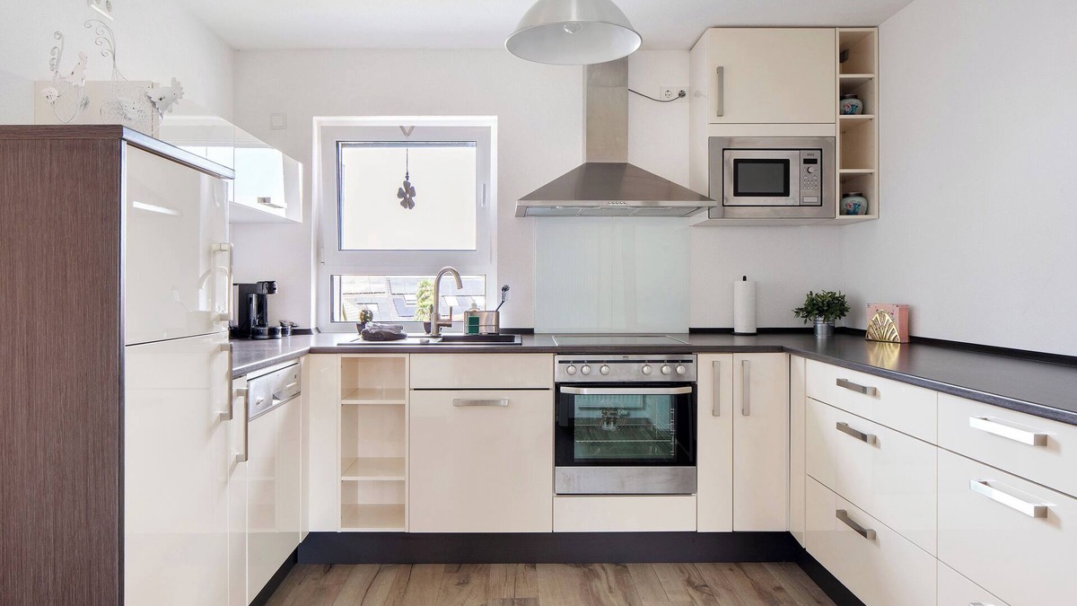 Bahlingen Apartment | Apartment 'Ferienwohnung Schmidt' with Wi-Fi