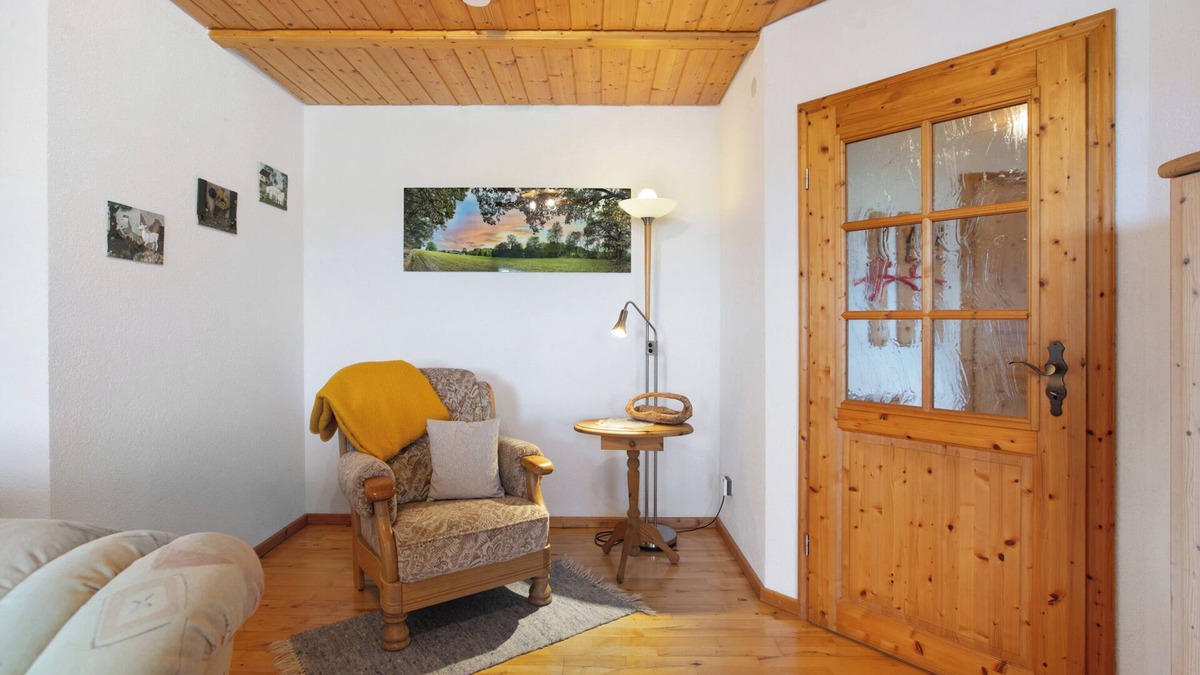 Wolpadingen Apartment | Apartment 'Ferienwohnung Süd' with Shared Terrace, Balcony and Wi-Fi