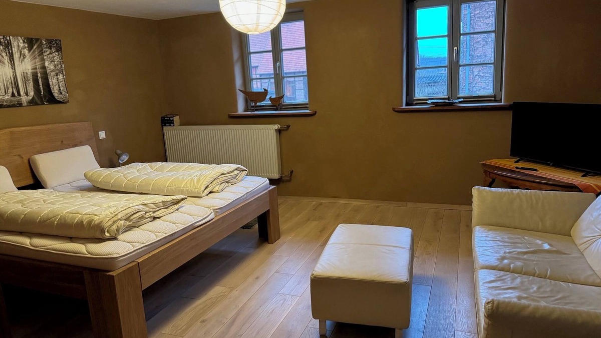 Schoneberg Apartment | Apartment 'Schöneberger Bauernhof - Hühnerhaus' with Shared Garden and Wi-Fi
