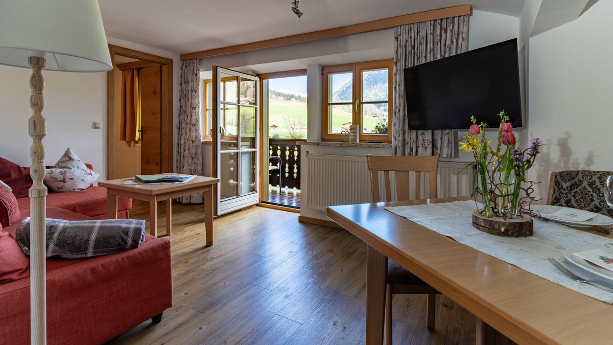 Ramsau bei Berchtesgaden Apartment | Apartment no. 6, 1-4 persons, 60 sqm, balcony, W-LAN, 1 bedroom and 1 children's bedroom