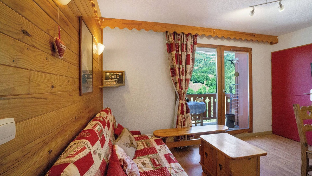 Saint-Francois-Longchamp Apartment | Apartment 'A2 302 Appart Au Pied Des Pistes' with Mountain View, Balcony and Wi-Fi
