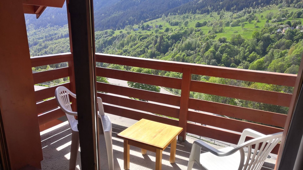 Saint-Francois-Longchamp Apartment | Apartment with mountain view family resort