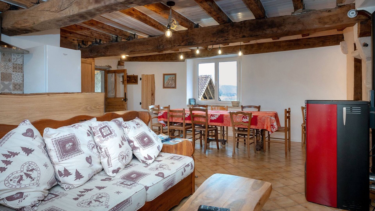 Saint-Maurice-de-Rotherens Apartment | Apartment 'Les Hirondelles' with Mountain View, Private Terrace and Private Garden