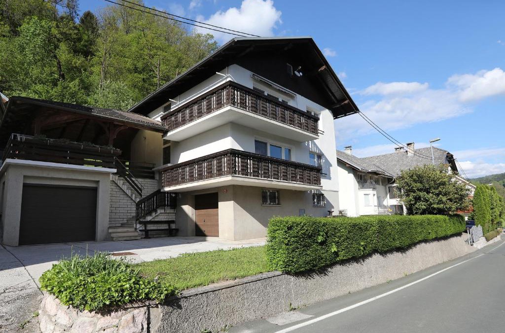 Gorenja vas-Poljane Apartment | Apartma Dolinar
