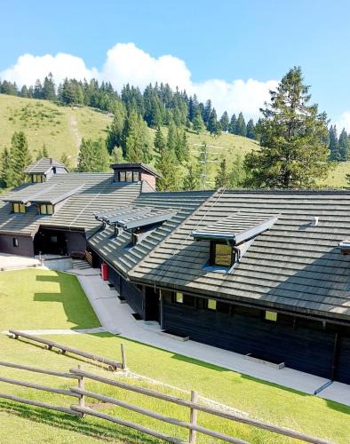 Ambroz pod Krvavcem Apartment | Apartma Krvavec - cosy mountain retreat