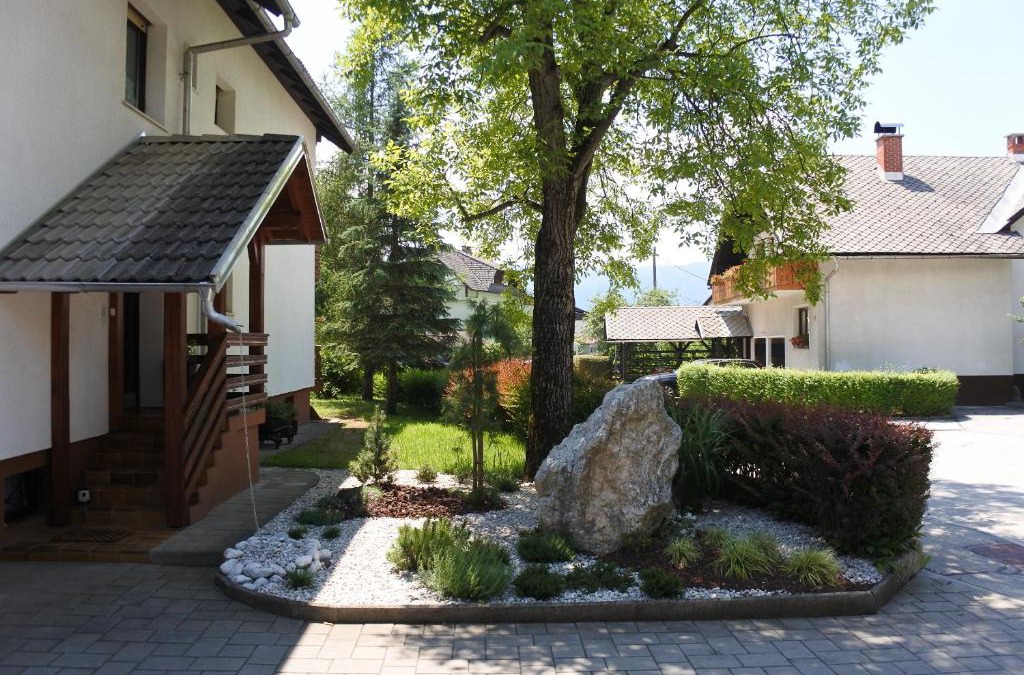 Lesce Apartment | Apartma Vrh