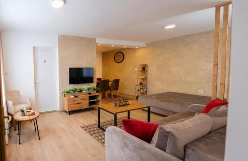 Kursumlija Apartment | Apartman Jež