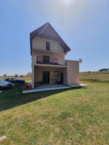 Virak Apartment | Apartman Maja