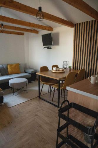 Belisce Apartment | Apartman River