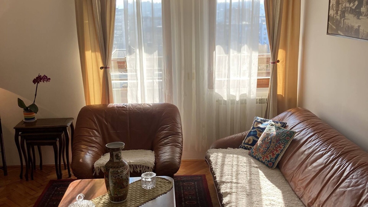 Vracar Condo | Apartman se nalazi u blizini Hrama Svetog Save. Trga Slavija . .