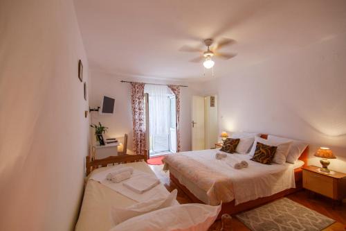 Komiza Apartment | Apartman Victoria
