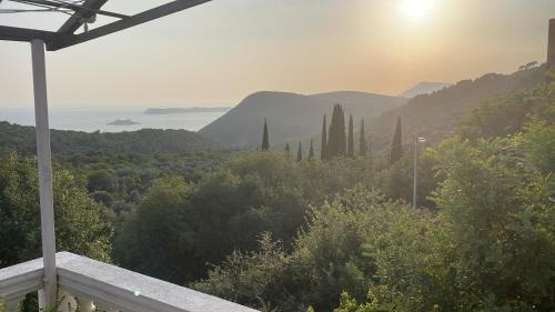 Lustica Apartment | Apartmani Suzanna