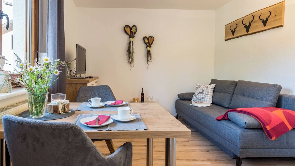 Bad Peterstal-Griesbach Apartment | Apartment 'Bergblick' with Mountain View, Shared Terrace and Wi-Fi