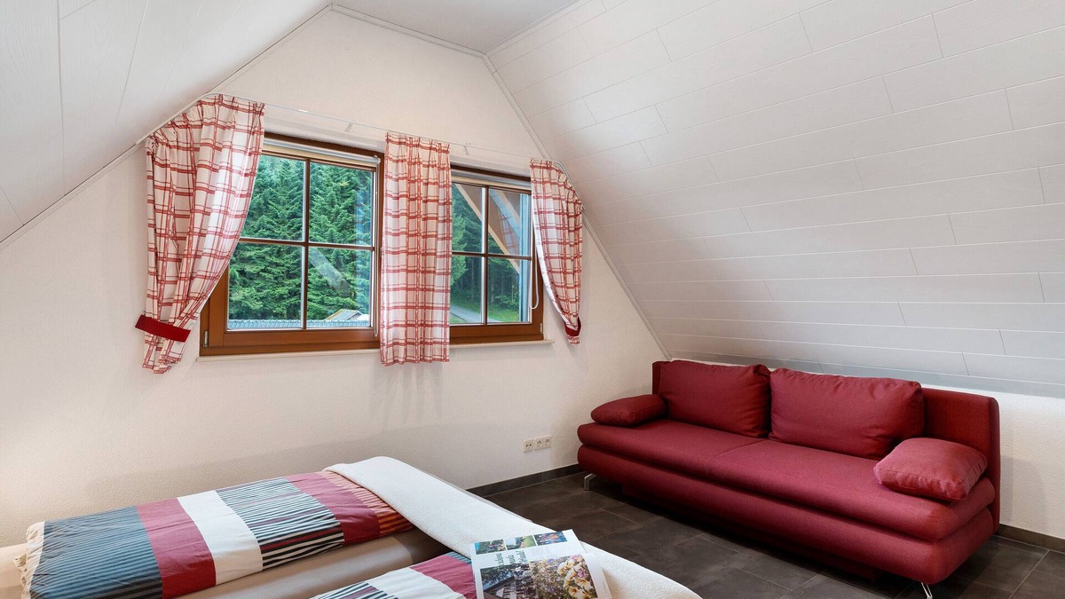 Bad Peterstal-Griesbach Apartment | Apartment 'Ferienwohnung 7' with Mountain View, Shared Terrace and Wi-Fi
