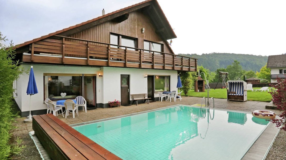 Armsfeld Apartment | Apartment in Armsfeld mit Pool