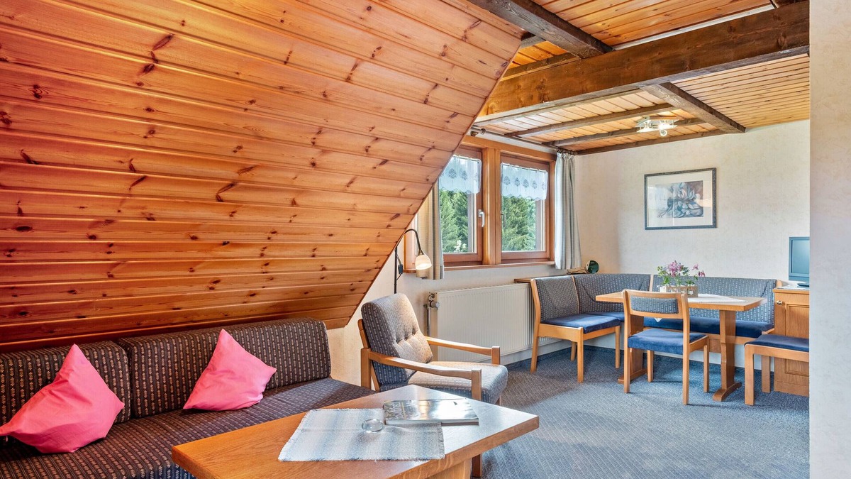 Schonach im Schwarzwald Apartment | Apartment 'Waldblick' with Shared Pool, Shared Garden and Wi-Fi