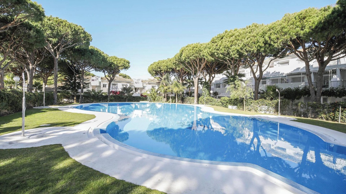 Poblado Sancti Petri Apartment | Apartment "Casa Mercedes" close to the Beach with Pool & Garden