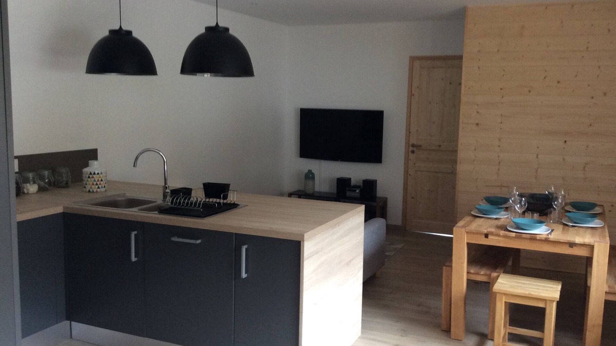 Saint-Jacques-des-Blats Apartment | Apartment with terrace sleeps 6.