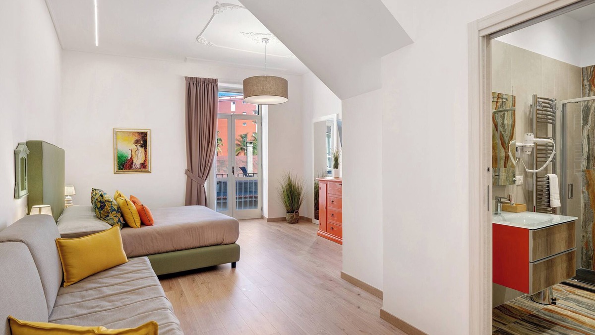 Castellammare di Stabia Apartment | Apartment 'Ligea' with Balcony, Wi-Fi and Air Conditioning