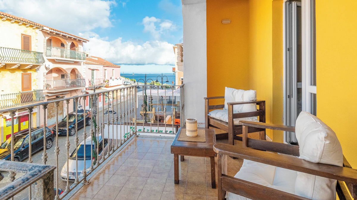 Santa Teresa di Gallura Apartment | Apartment "Valentina" with Sea View, Private Balcony, Wi-Fi & Private Courtyard