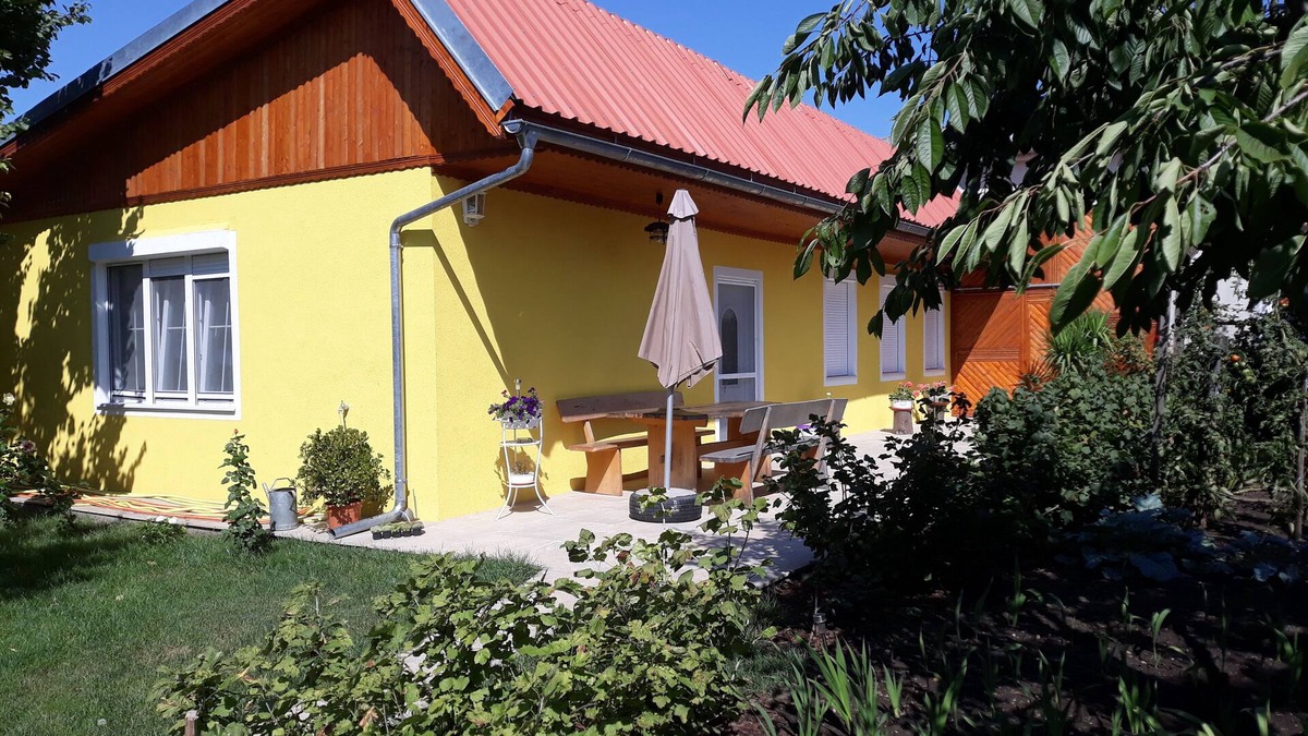 Sankt Andra am Zicksee House | Apartments Sattler 3 100 m²|Families|Pets|Accessible|Yard,Garden,Pool