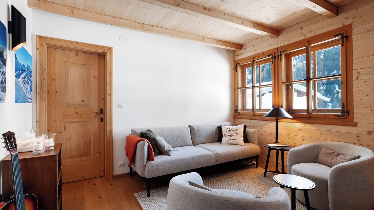 Sankt Anton am Arlberg Apartment | Apartment 'Steinbock' with Mountain View, Balcony and Wi-Fi