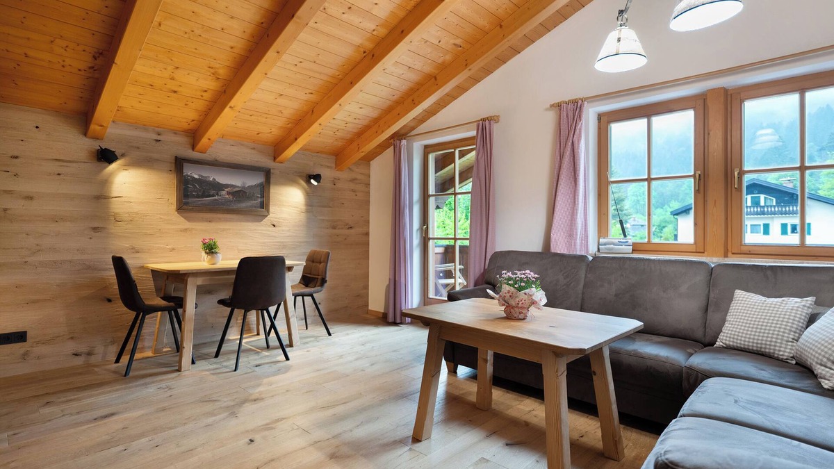 Sonnenbichl Apartment | Apartment 'Kramer' with Mountain View, Balcony and Wi-Fi
