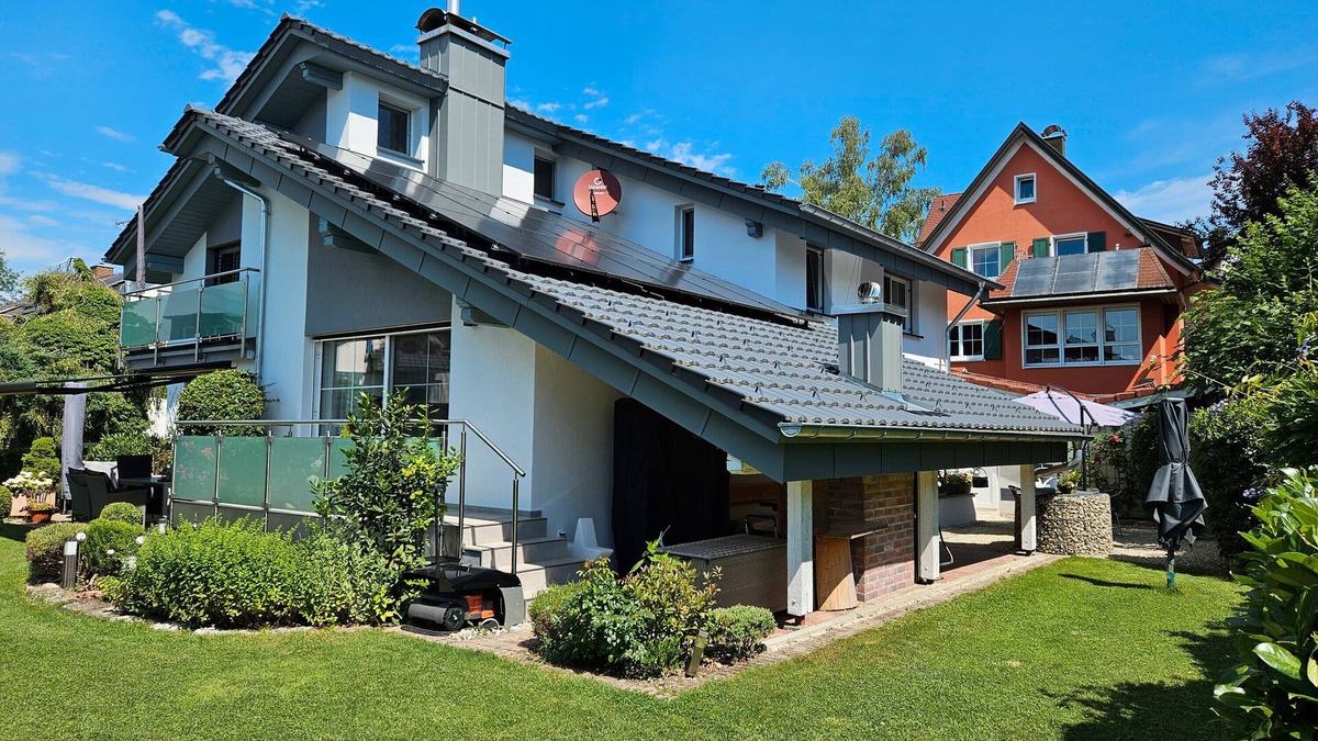 Kressbronn Apartment | Apartment 'Domizil Am Park' with Private Terrace, Shared Garden and Wi-Fi