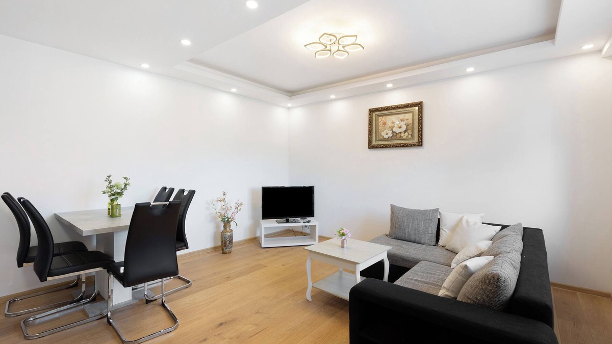 Piesteritz Apartment | Apartment 'Ferienwohnung Lutherstadt 2' with Shared Terrace and Wi-Fi