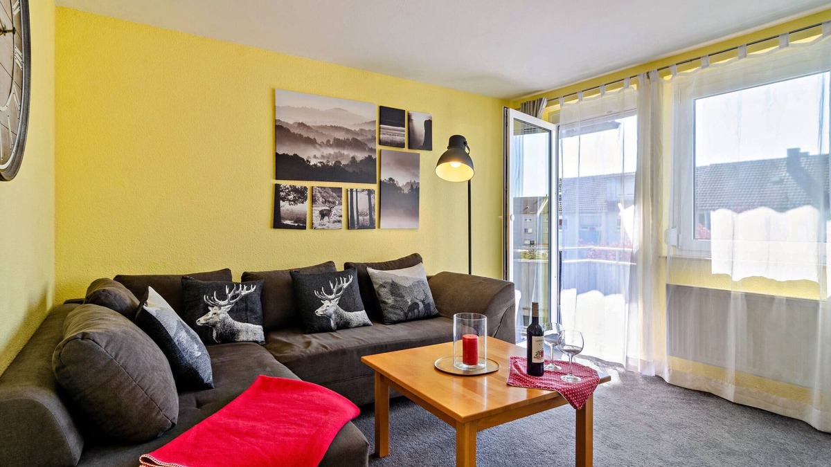 Radolfzell am Bodensee Apartment | Apartment 'Mit 66qm' with Shared Garden, Balcony and Wi-Fi