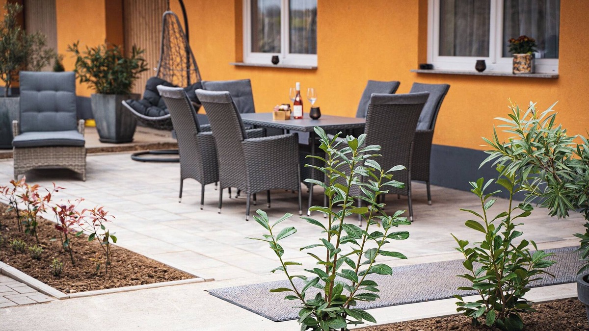 Sasbach am Kaiserstuhl Apartment | Apartment 'Ferienwohnung Limburg 72qm' with Private Terrace and Wi-Fi