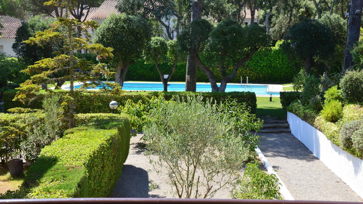 Calella de Palafrugell Apartment | Apartment with Pool and Tennis. Beaches and Village nearby.
