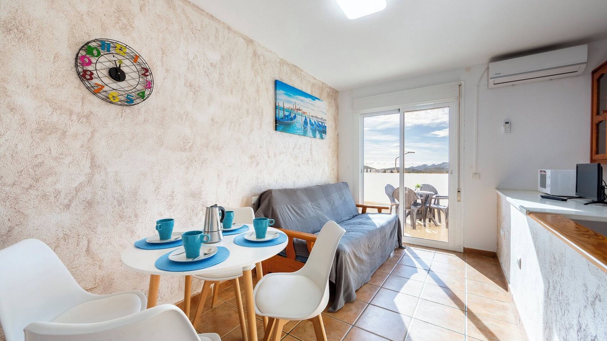 El Pozo de los Frailes Apartment | Apartment 'Maracas 2' with Mountain View, Private Terrace and Air Conditioning