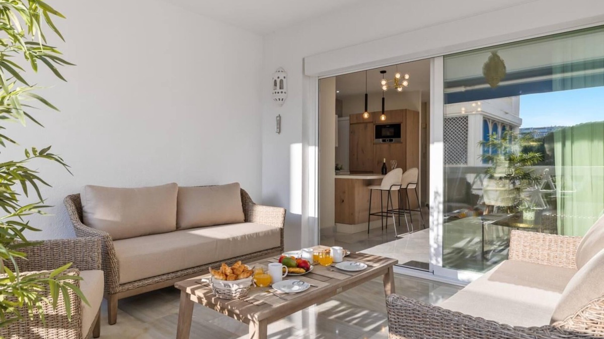 Puerto Banus Apartment | Apartment in Playas del Duque for 6 people | Casa Córdoba 111