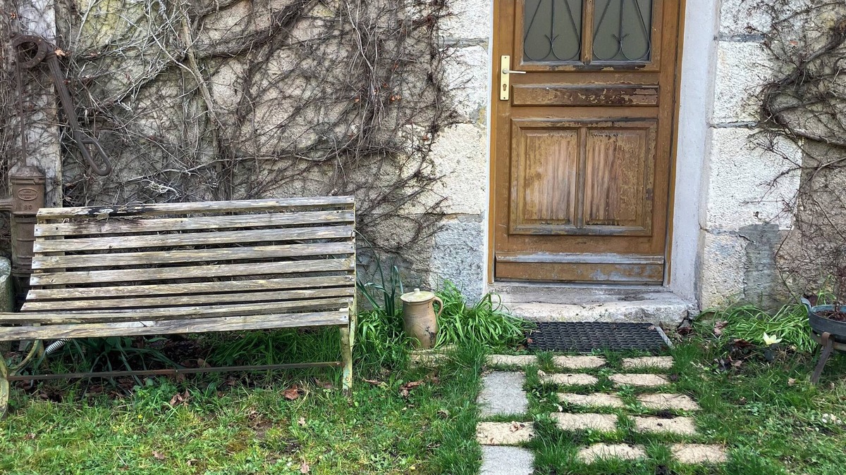 Cosne-Cours-sur-Loire Other | Apartment and art studio in an old farmhouse near Sancerre